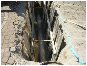 外部埋設排水管のやりかえ工事です。